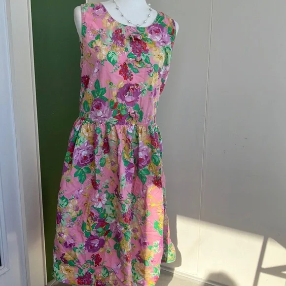 the iconic evening dresses Floral Cutout Scalloped Hem Cocktail Dress by Badgley Mischka main image 1